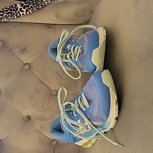 Running shoes-Asics Gel Kayano